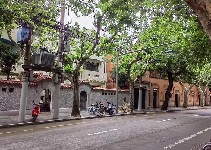 Shanghai Garden Historical Loft Apartment With Courtyard And Citywalk- Near Downtown Wukang Road